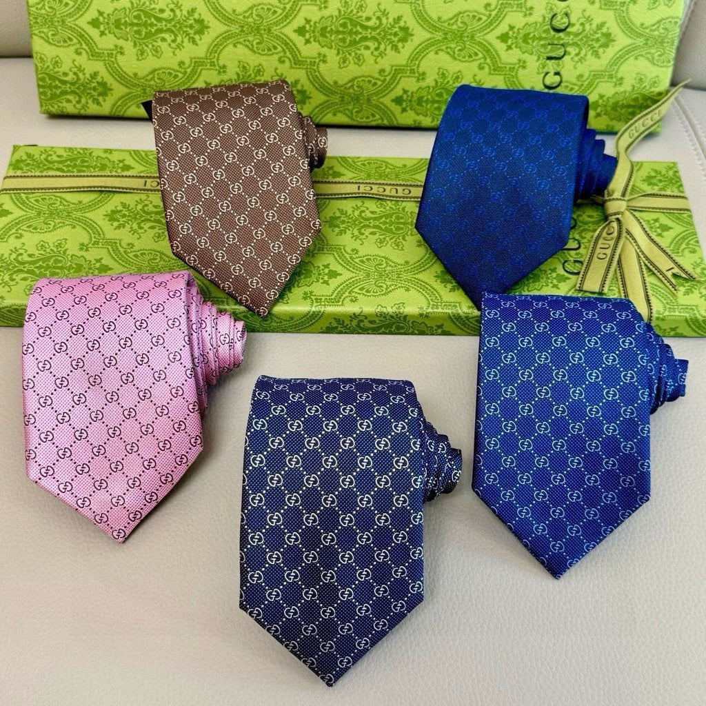 Gucci Style Men's GG Diamond Jacquard Silk Tie