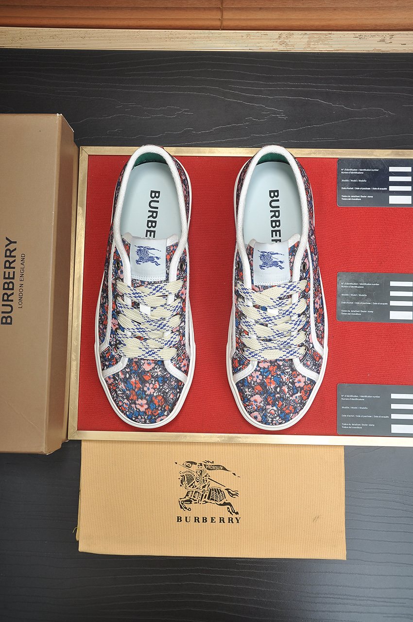 Burberry Navy Floral Print Low-Top Sneakers
