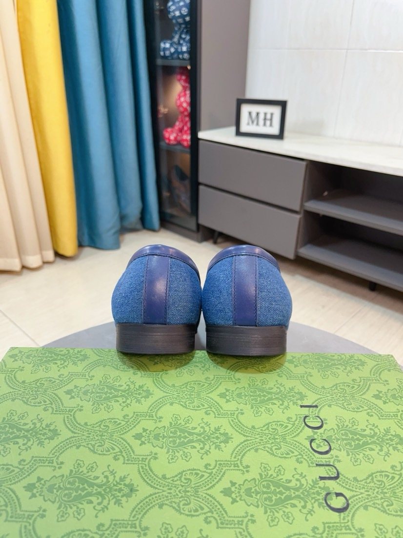 Gucci Horsebit Detail Loafers