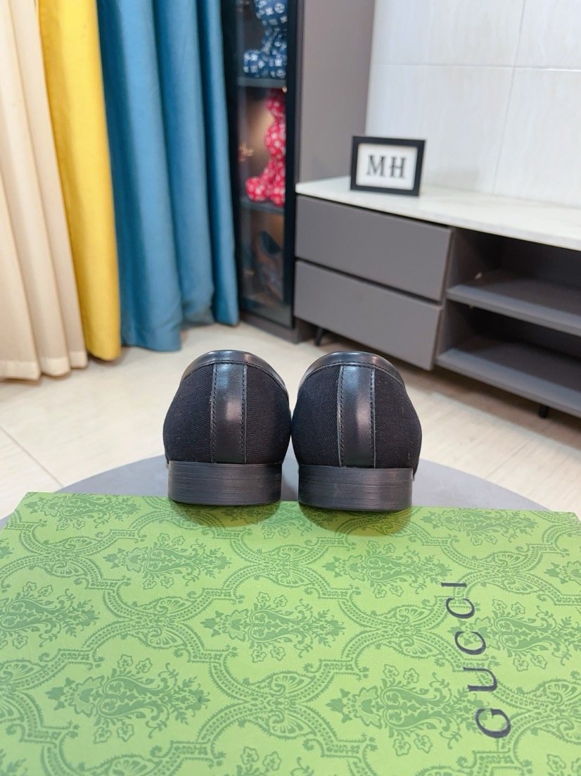 Gucci Horsebit Detail Loafers