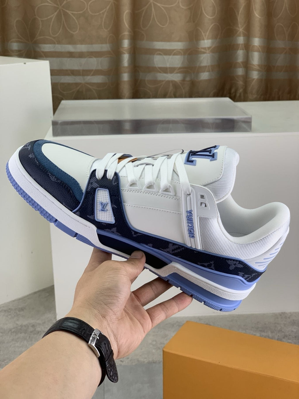 Louis Vuitton Sneakers
