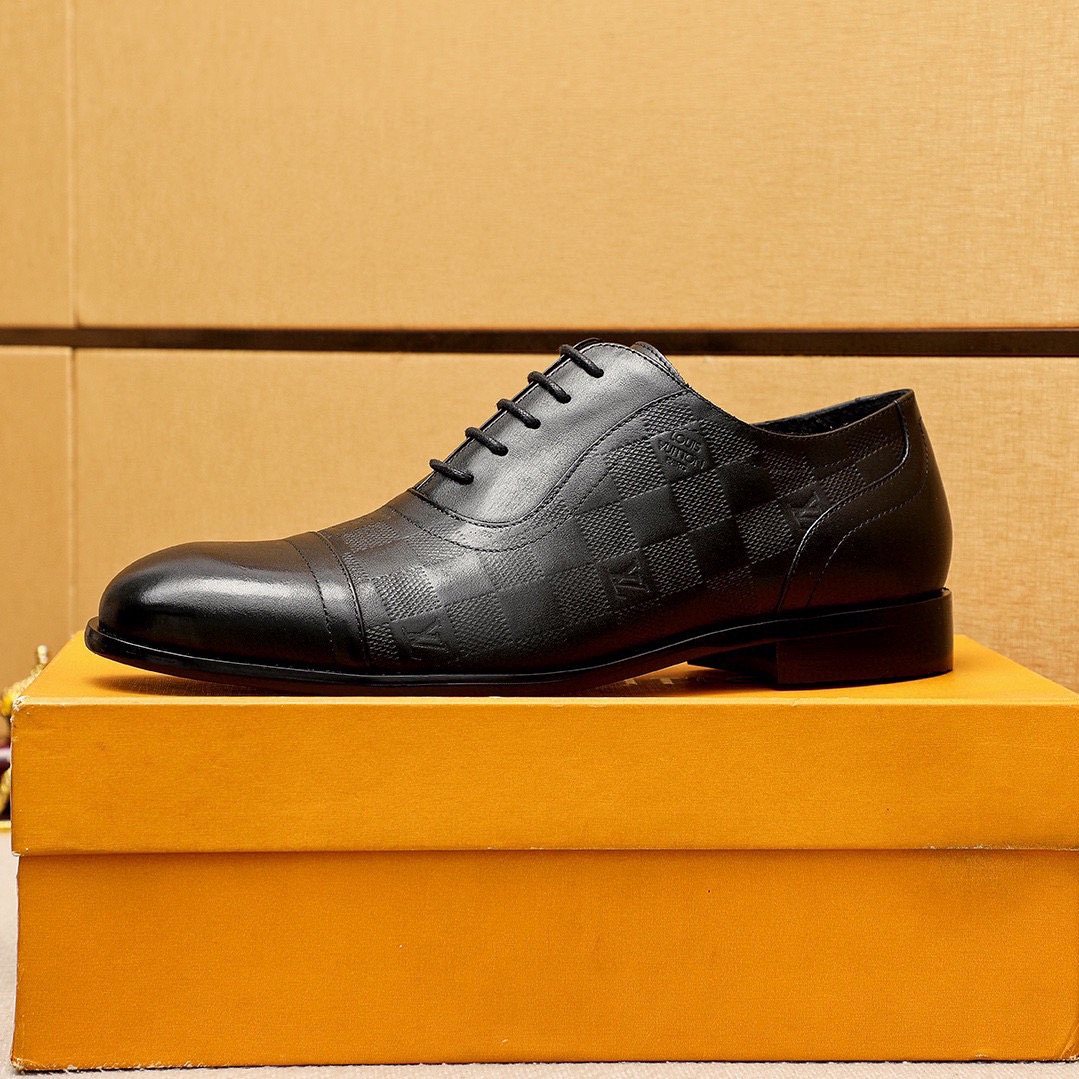 Louis Vuitton Men's Black Embossed Lace-Up Dress Shoes